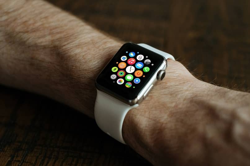 conservar informacion y aplicaciones al evitar el codigo de acceso en mi apple watch