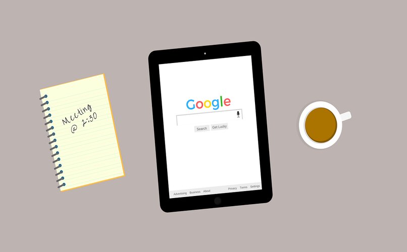tablet con portal web de google en inicio