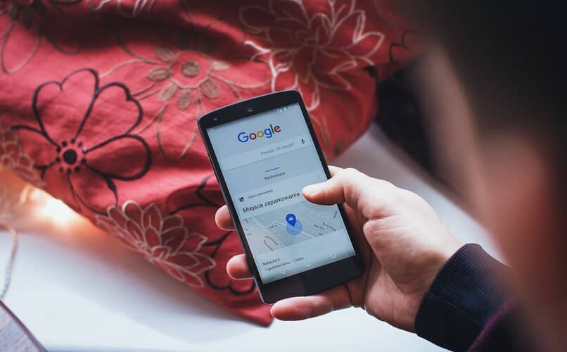 telefono movil android con app de google
