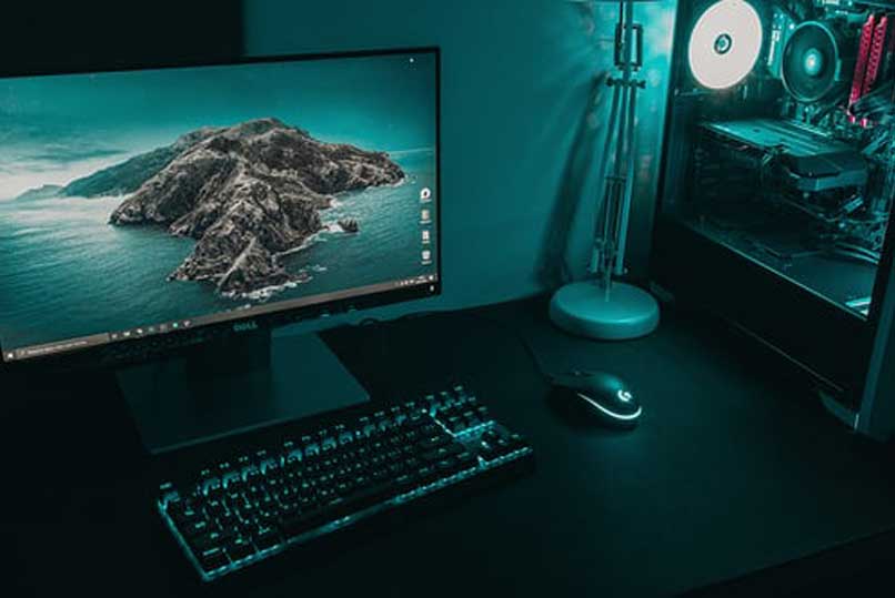 computadora de escritorio monitor grande