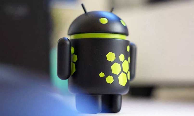 android negro con dorado