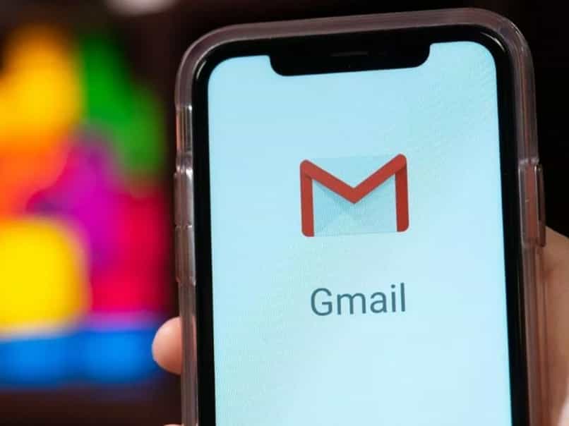 abriendo app de gmail en movil