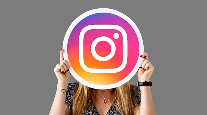 abrir la aplicacion de instagram y publicar historias