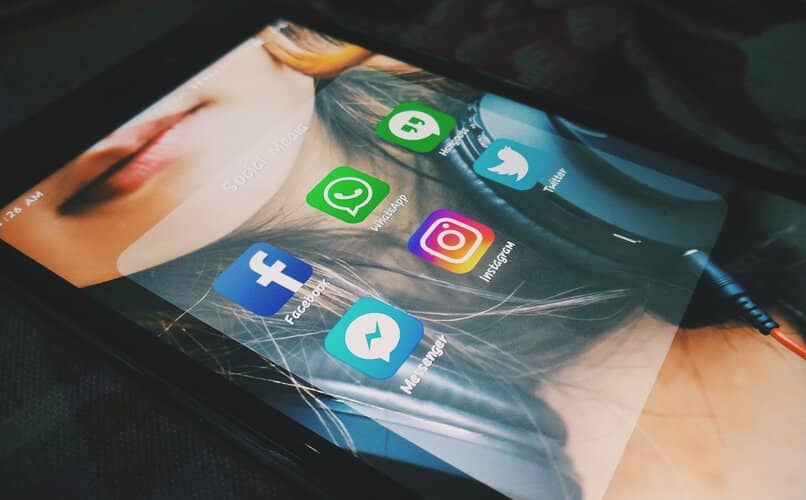 aplicaciones instaladas de movil con whatsapp incluido