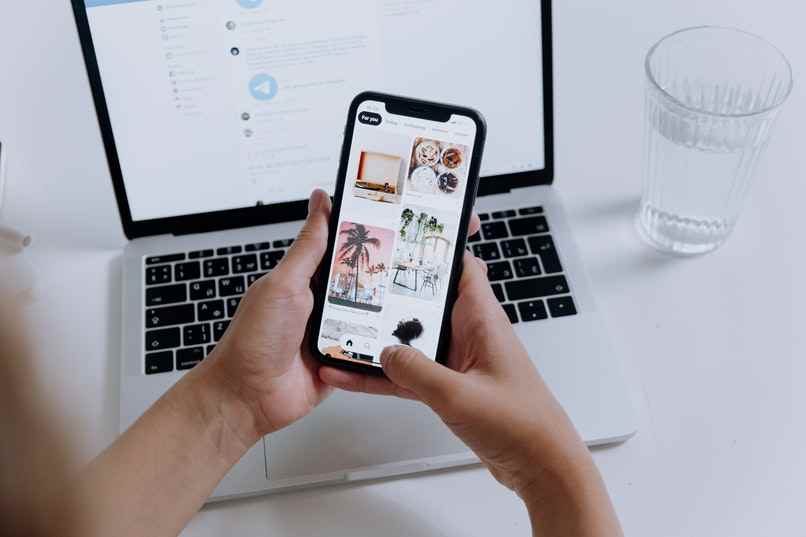 persona usando instagram