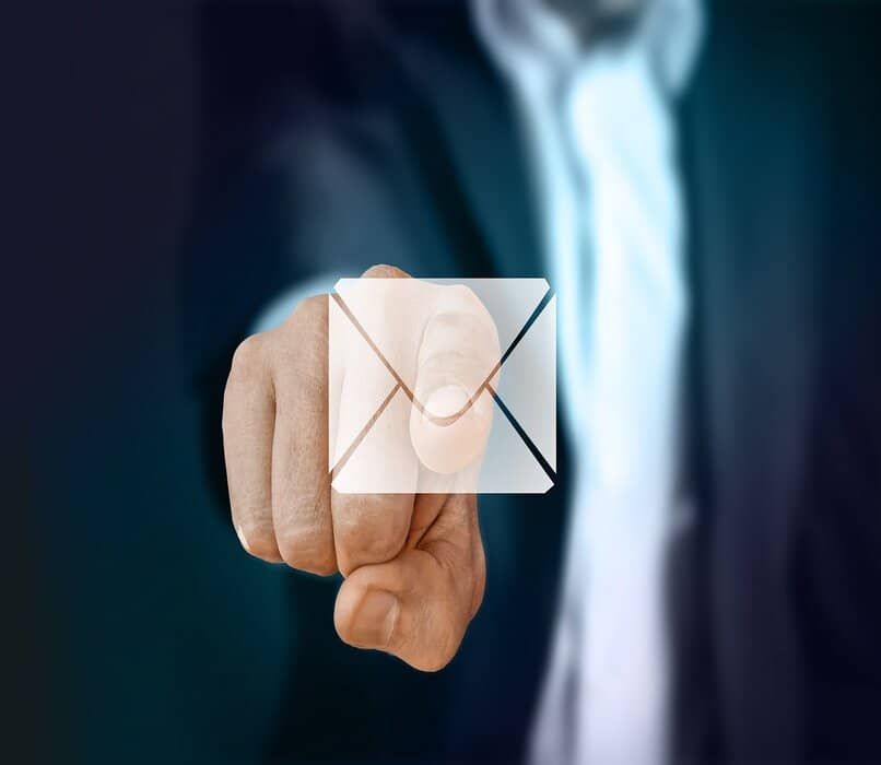 toque de mensajes en correo corporativo