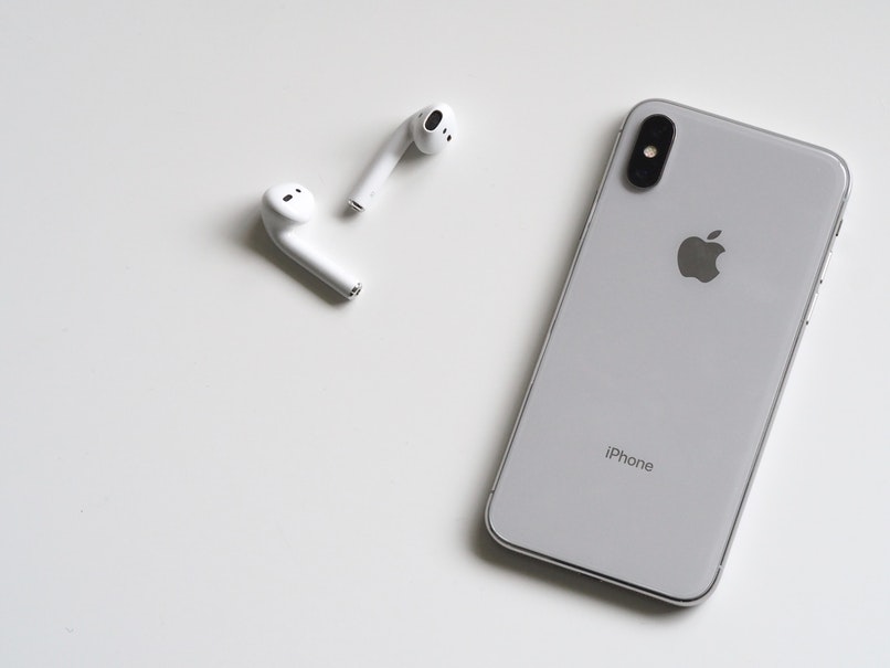 iphone con audifonos airpods